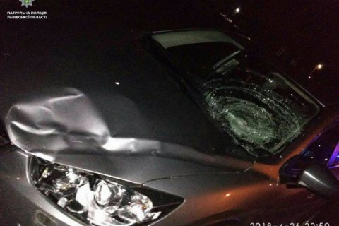 Пьяный водитель сбил патрульного во Львовской области и пытался сбежать