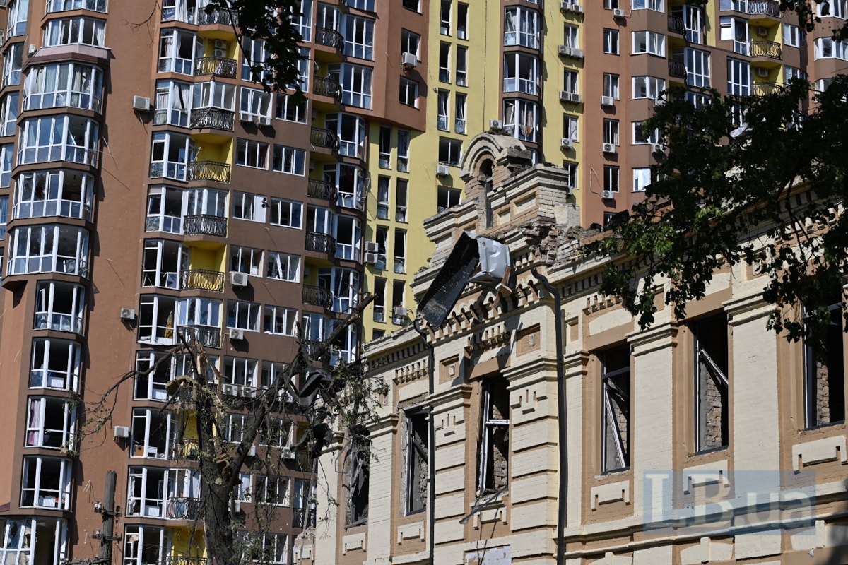 Наслідки обстрілу в Шевченківському районі Києва, 19 липня