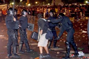 В Барселоне задержаны более 80 футбольных фанатов