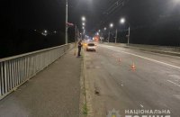 На Таращанском мосту врач с Луганщины нанес прохожему 11 ударов ножом