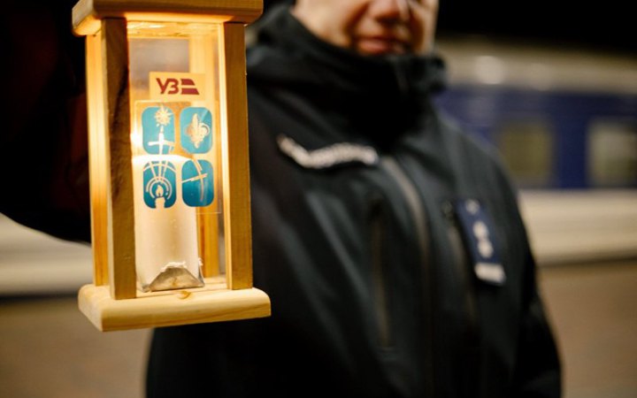 До Києва привезли Вифлеємський вогонь миру