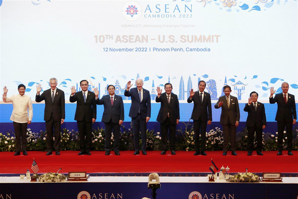 Під час саміту ASEAN у Пномпені, Камбоджа, 12 листопада 2022 р.