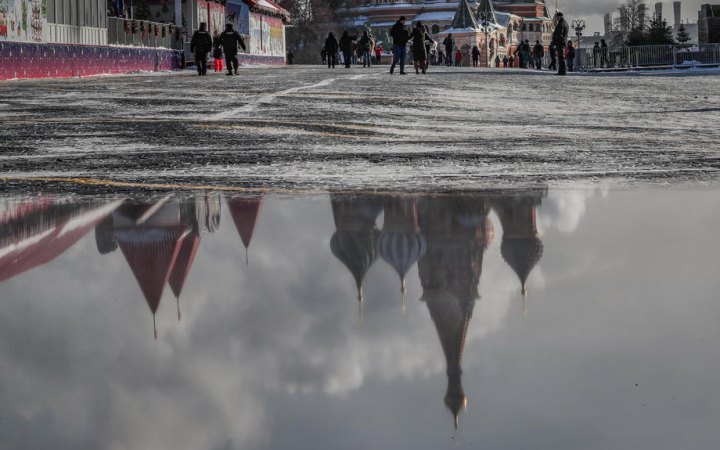 У РФ вночі лунали вибухи. Росіяни скаржилися на атаку дронів