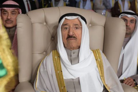 Емір Кувейту помер під час лікування у США