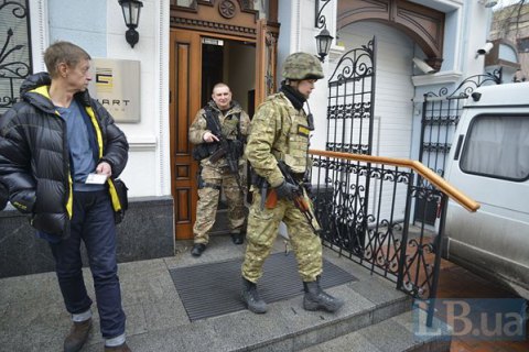 Правоохранители проводят обыски в офисах группы компаний Новинского
