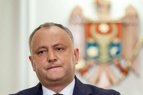 Конституционный суд Молдовы временно отстранил Додона