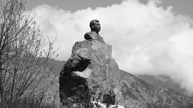Памятник Сталіну в Куртатинській ущелині