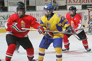 ЧМ-2012 по хоккею (U-18): украинцы уверенно обыграли венгров
