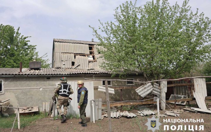Унаслідок ворожих обстрілів на Харківщині горіли будинки, є загиблі та поранені