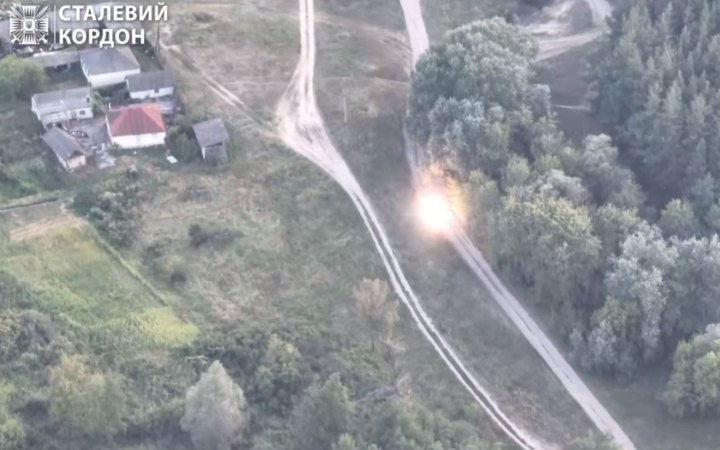 Українські прикордонники підбили дроном-камікадзе УАЗ окупантів