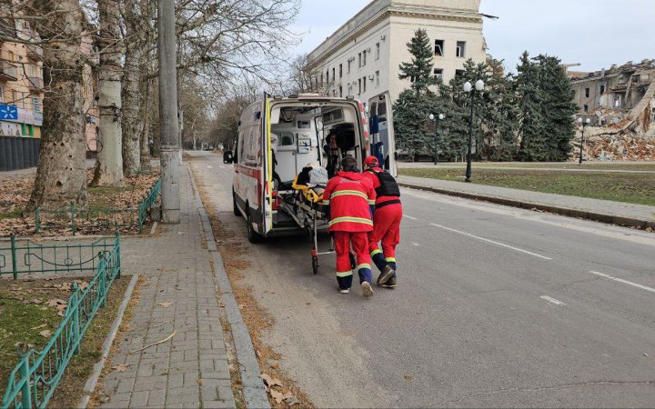 Росіяни атакували центр Херсона, є поранена