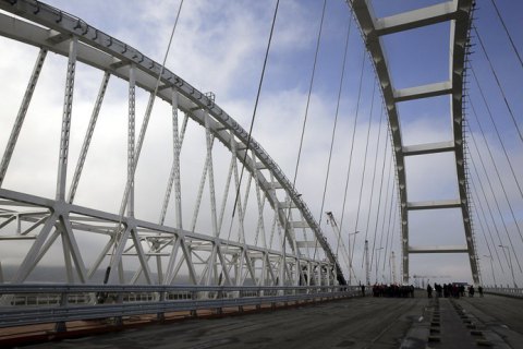 Росіяни назвали відкриття мосту через Керченську протоку головною подією року
