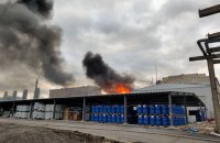 Пожар возле завода "Радикал" в Киеве ликвидировали (обновлено)