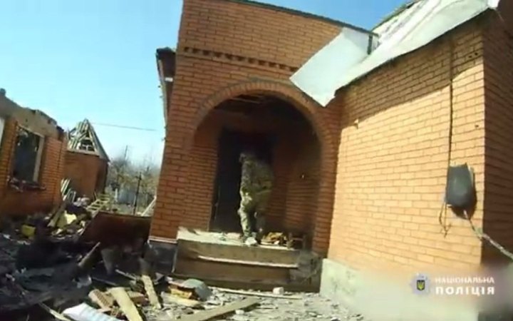 "Білі Янголи" під прицілом ворожих дронів евакуювали жителів Покровська на Донеччині