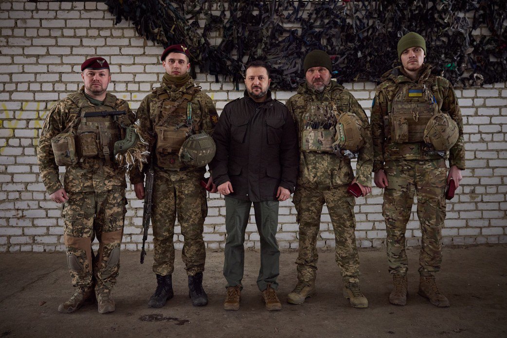 Під час візиту президента на передові позиції українських військ на Куп'янському напрямку