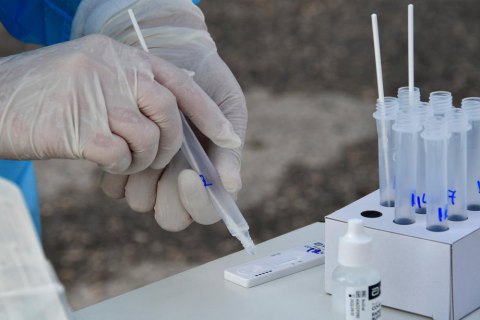 Україна отримала 225 тисяч COVID-тестів на антиген