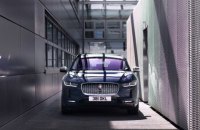 Jaguar I-PACE: Аристократичный спорткар, а не «гаджет для розетки»
