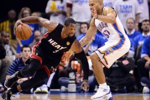 НБА: "Быки" вырываются вперед, "Хитс" громят аутсайдера