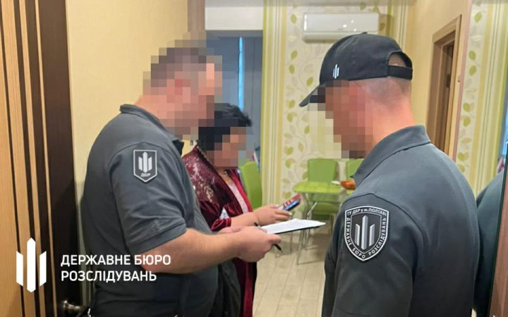 ​Судитимуть директорку підприємства, яке постачало неякісний одяг для військових на Дніпропетровщині