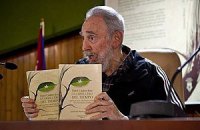 Фидель Кастро представил книгу своих мемуаров 