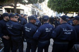 В Алжире в стычках между молодежными группировками погибли 22 человека
