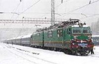 Укрзализныца: движение поездов не прекращается, но они прибывают с задержками