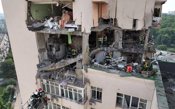 У Києві під завалами будинку знайшли тіла ще двох загиблих