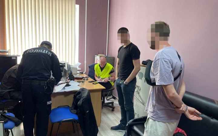 У Києві піймали двох чоловіків, які знімали роботу ППО