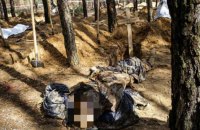 У похованнях в Ізюмі слідчі знайшли тіло чоловіка, в якого відрізали мошонку