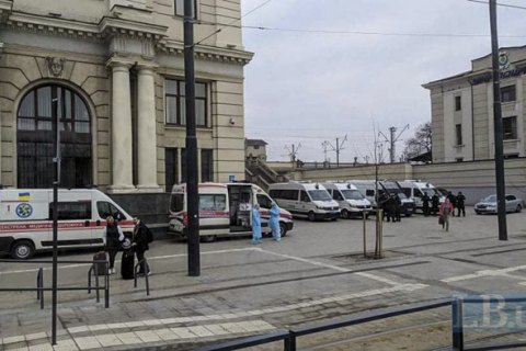 Общественный транспорт во Львове перевели на работу в режиме спецперевозок