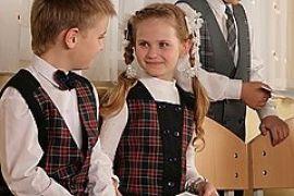 Тимошенко предлагает одеть школьников в форму