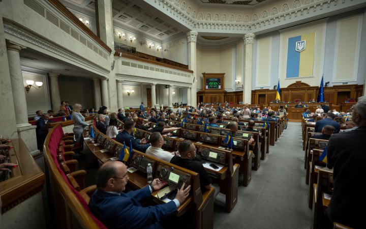 ​Рада VIII та IX скликання по жодному рішенню не збирала більше 400 голосів, - "Чесно"