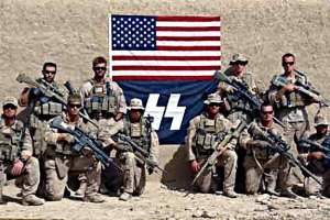 Скандал в Пентагоне: американские снайперы в Афганистане позировали на фоне флага с символикой СС 