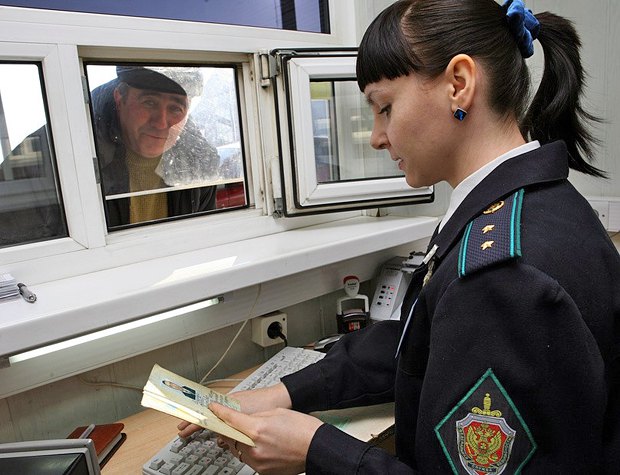 Проверка документов на российско-украинской границе