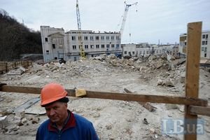 У Ахметова кажуть, що знесли споруди 1978 року забудови