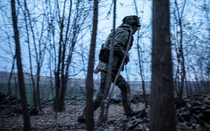 Головне за ніч і ранок п'ятниці, 10 листопада: 25 відбитих штурмів на Мар’їнському напрямку, пошкодження катерів у Криму 