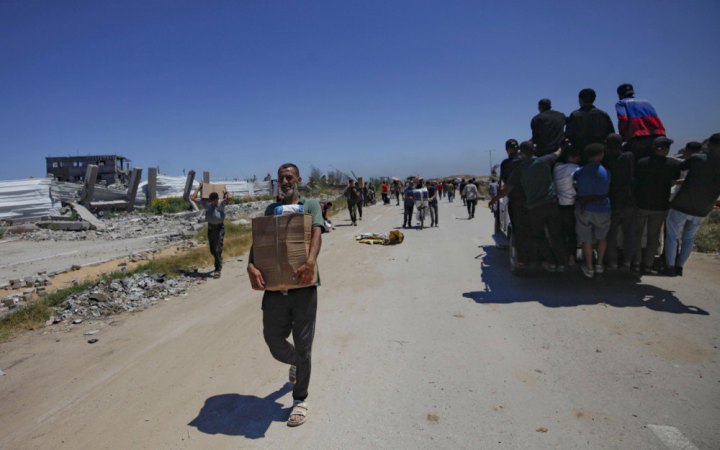 Ізраїль заявив, що дороги до центрів допомоги у Смузі Гази є “зонами бойових дій”