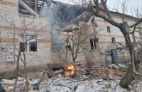 Російський дрон влучив у житловий будинок на Сумщині, є жертви (оновлення)