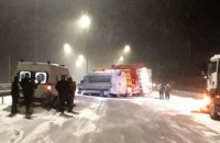 На Рівненщині на трасі "Київ-Чоп" зіткнулися маршрутка та снігоочисна машина 