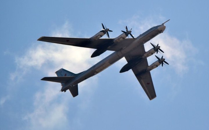 Повітряні Сили: 7 бомбардувальників Ту-95 злетіли з "Оленьї"
