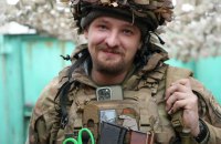 «На одній позиції було поле з квітами. Я хотів би лягти там у траву і тихо заснути...»