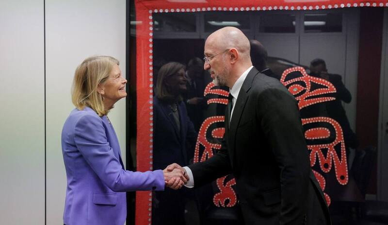 Міністр енергетики Денис Шмигаль і членкиня Комітету Сенату з питань енергетики Ліза Мурковскі