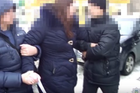 ​В Черкассах женщина вымогала от инспектора ГФС взятку за отказ от жалобы