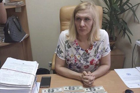 Київську суддю Власенкову відсторонили від роботи через підозри в хабарництві