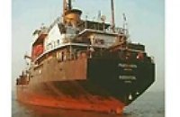 На "Радомышле" спущен украинский флаг, экипаж покинул судно