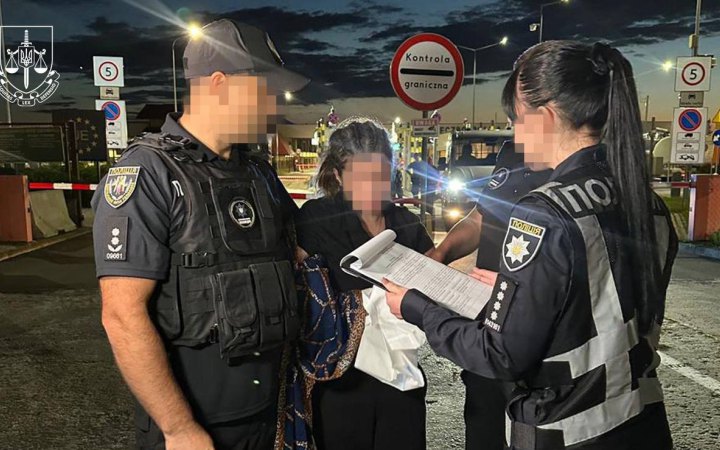 Збитки на 50 млн грн: до України екстрадовано підозрювану в шахрайській схемі з продажу дронів для ЗСУ