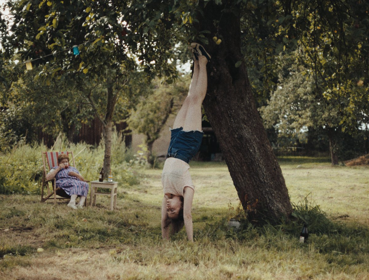 Кадр зі стрічки «Звук падіння».