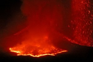 Сицилийский вулкан Этна вновь пробудился