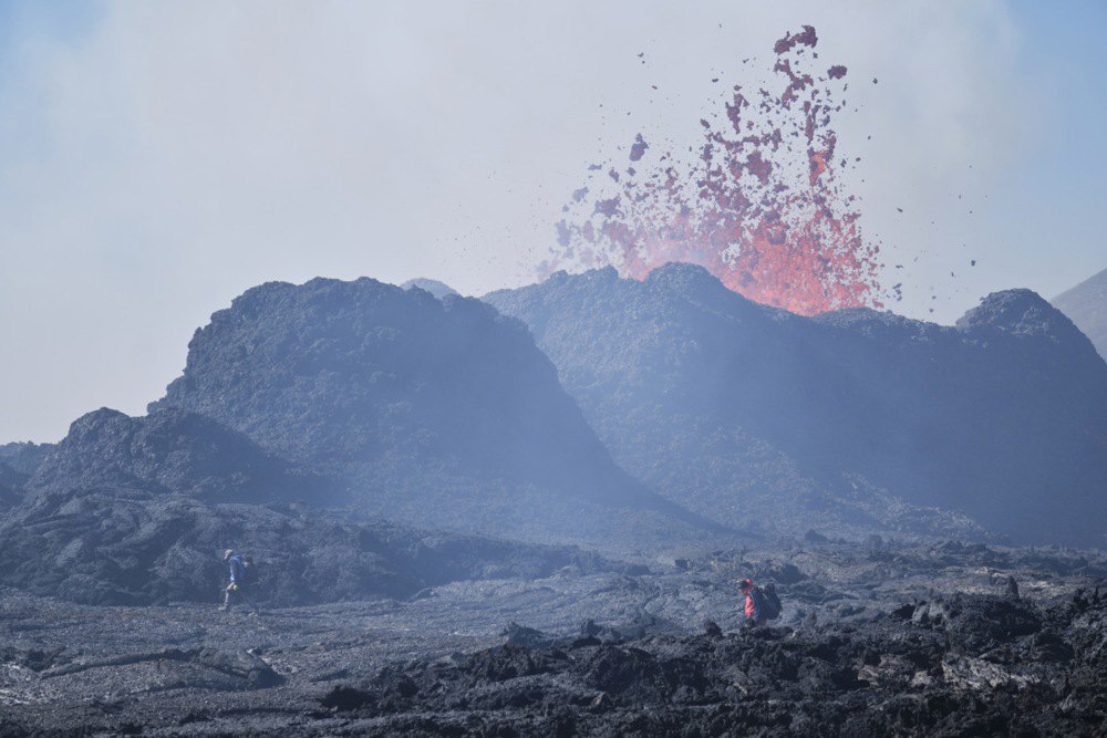 Виверження вулкану на півостріві Рейк'янес Ісландія