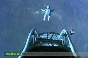 Австрийский спортсмен прыгнул с парашютом из стратосферы